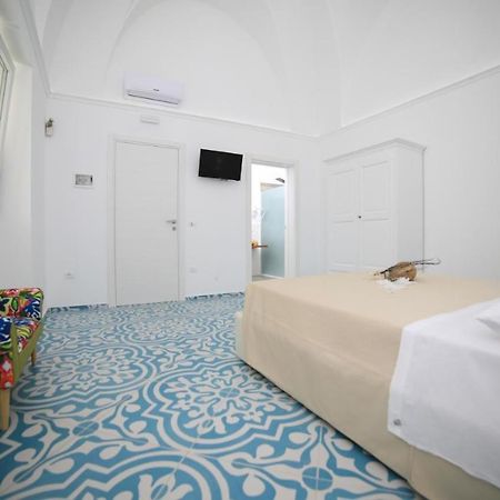 White Aurora Rooms Porto Cesareo Buitenkant foto