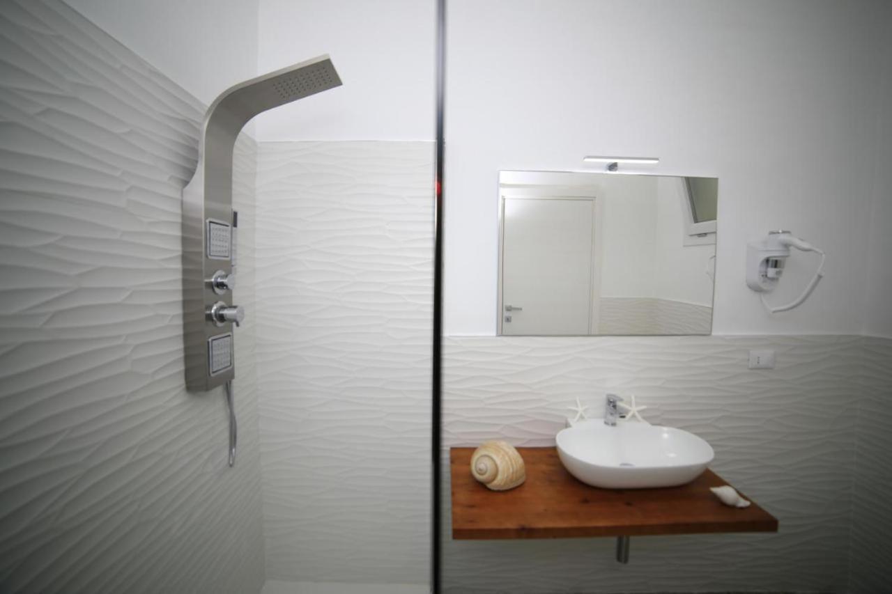 White Aurora Rooms Porto Cesareo Buitenkant foto