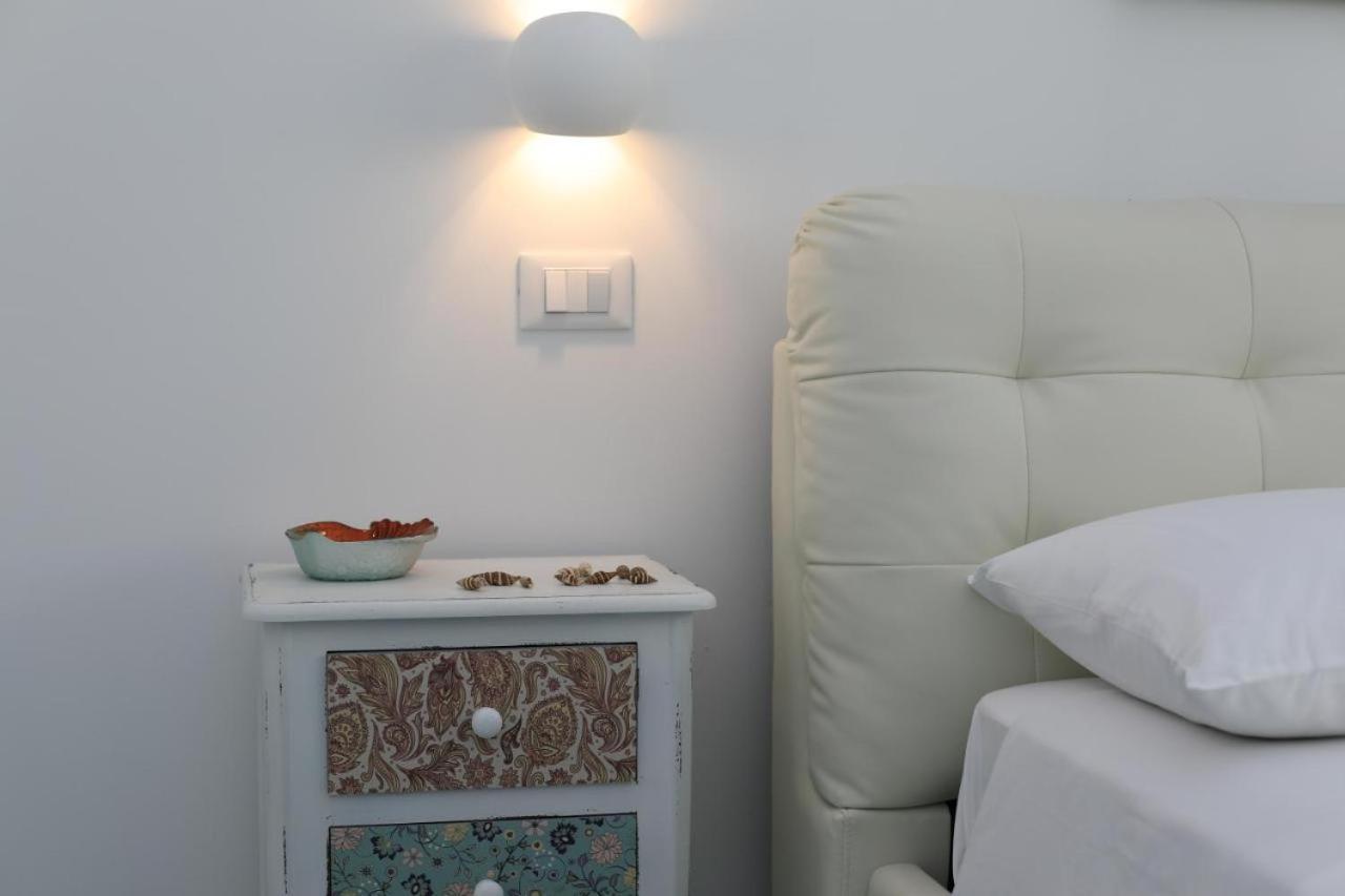 White Aurora Rooms Porto Cesareo Buitenkant foto