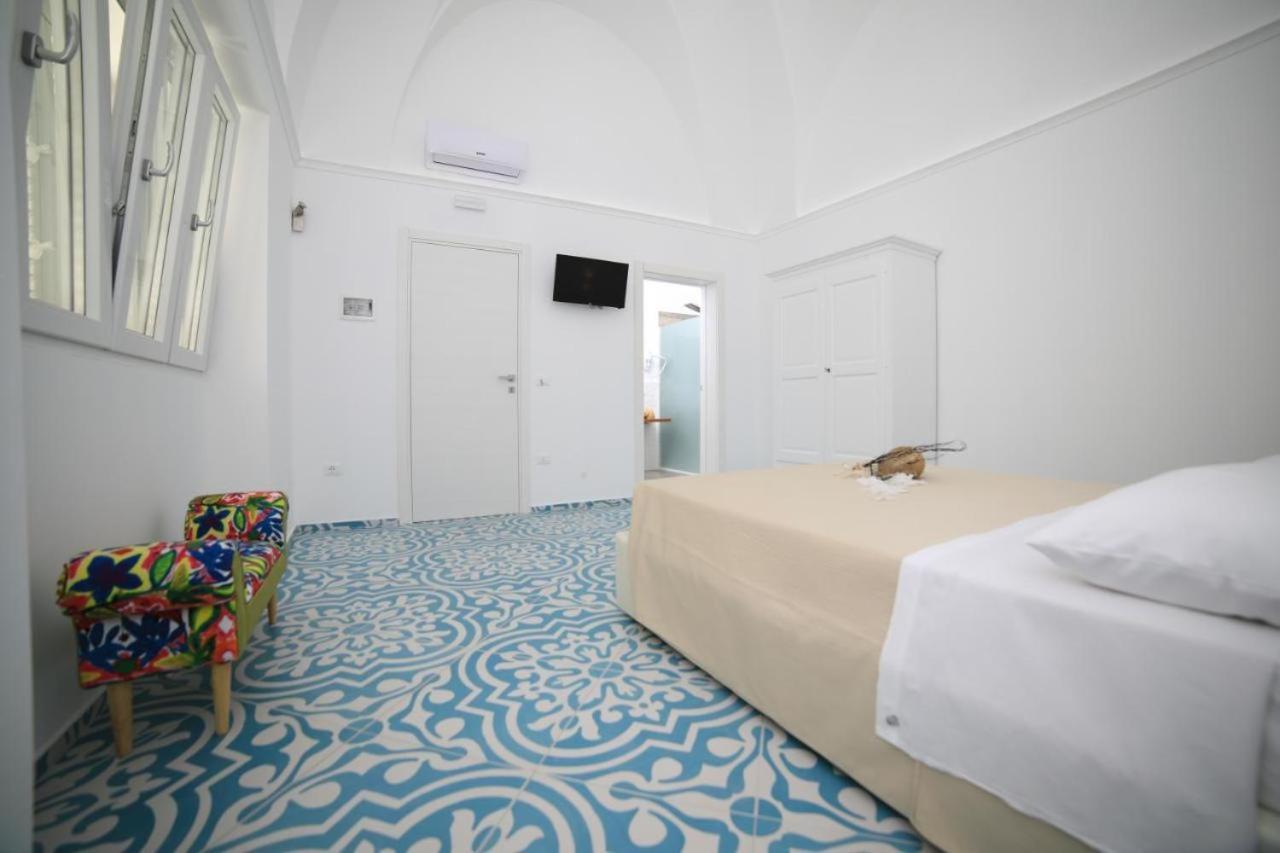 White Aurora Rooms Porto Cesareo Buitenkant foto