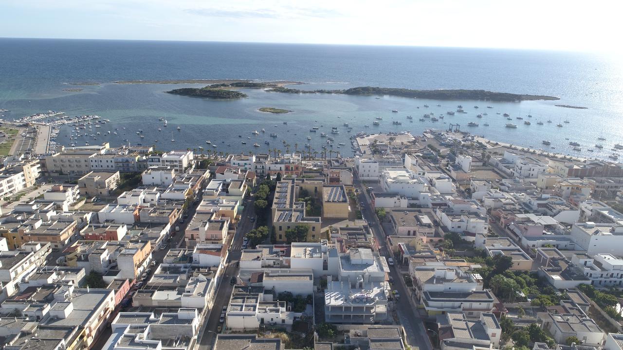White Aurora Rooms Porto Cesareo Buitenkant foto